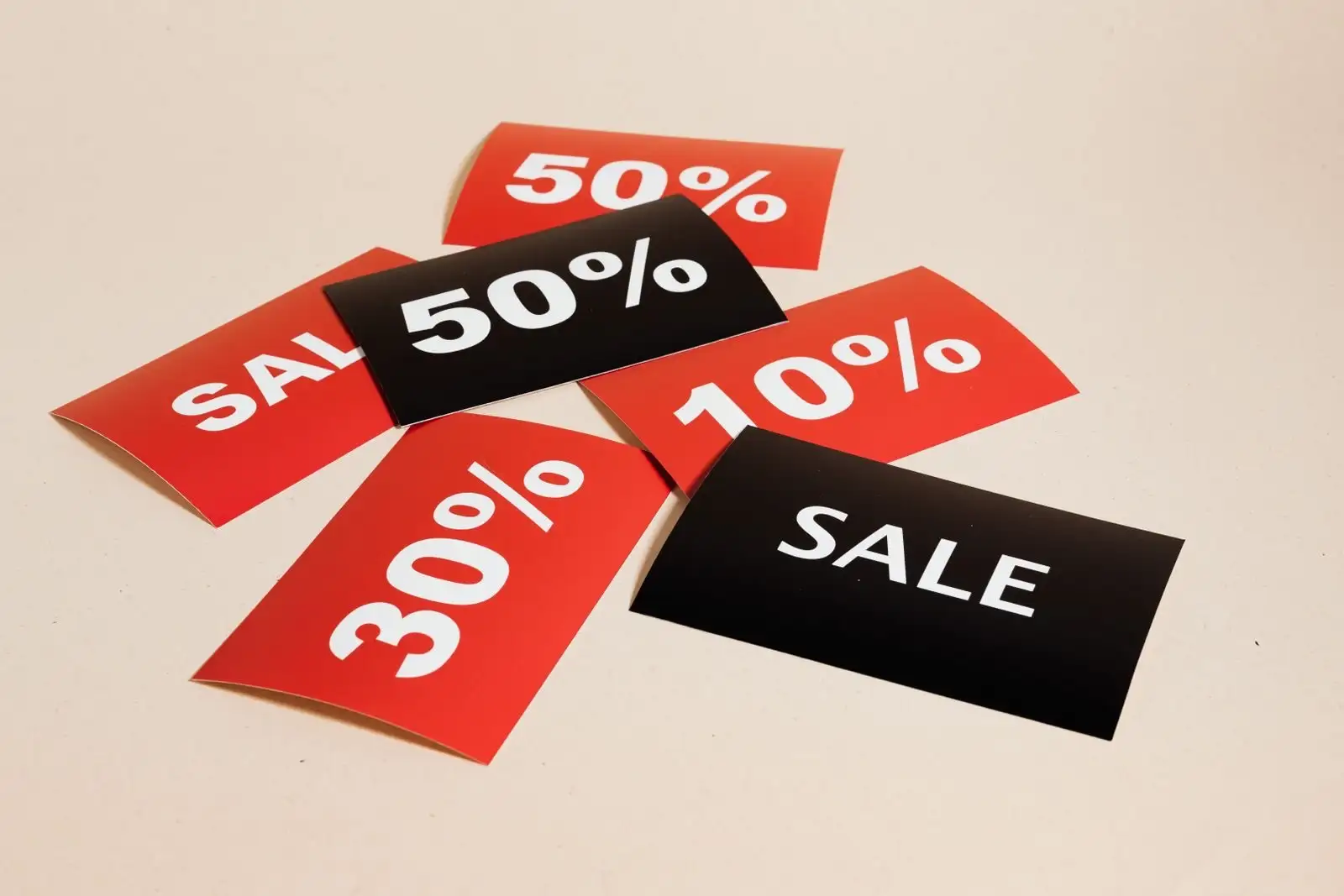 Precio tachado en CBD: la regla de los 30 días
