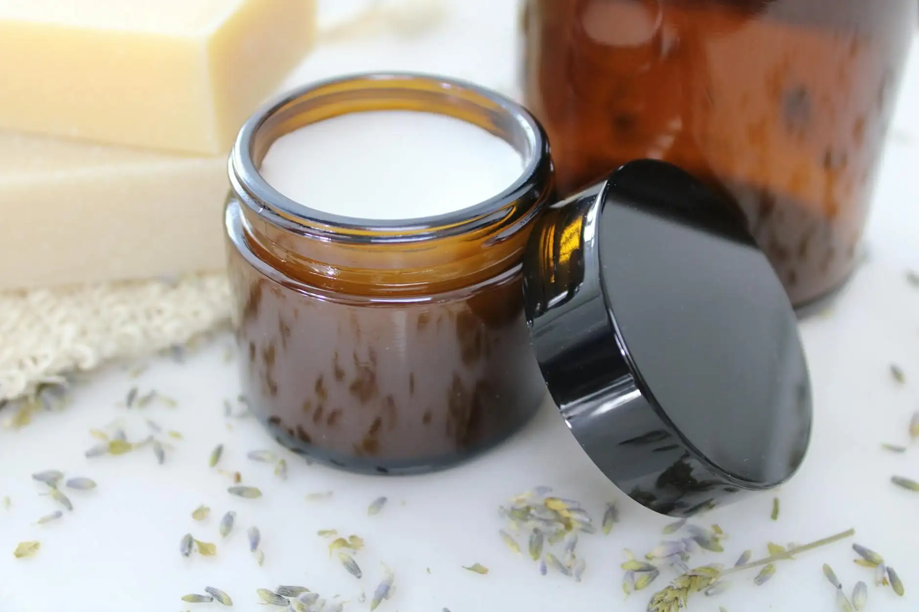 Cosméticos CBD: leer alérgenos de fragancias en 2026