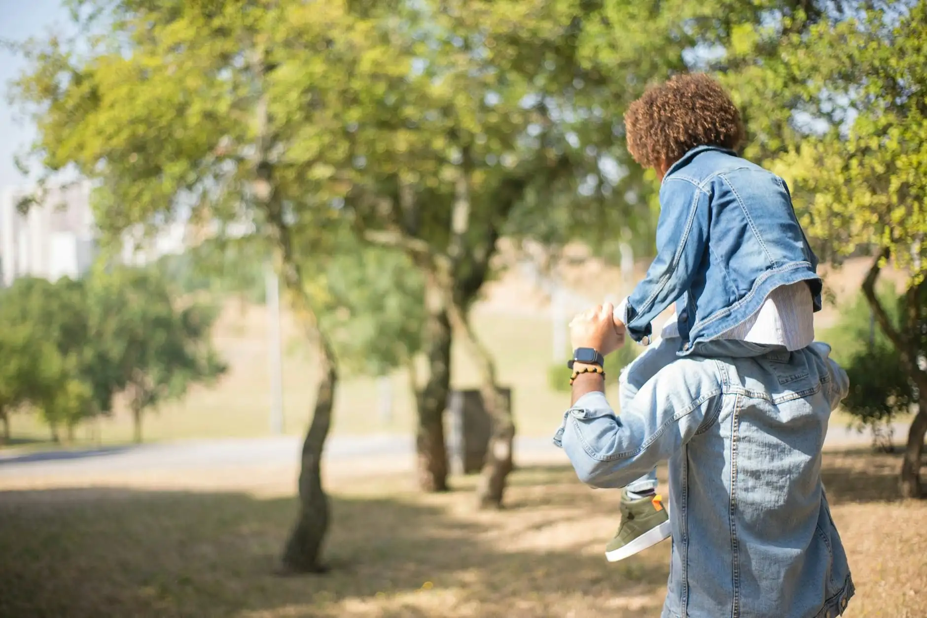Estrés parental: 6 palancas para respirar sin culpabilizarse